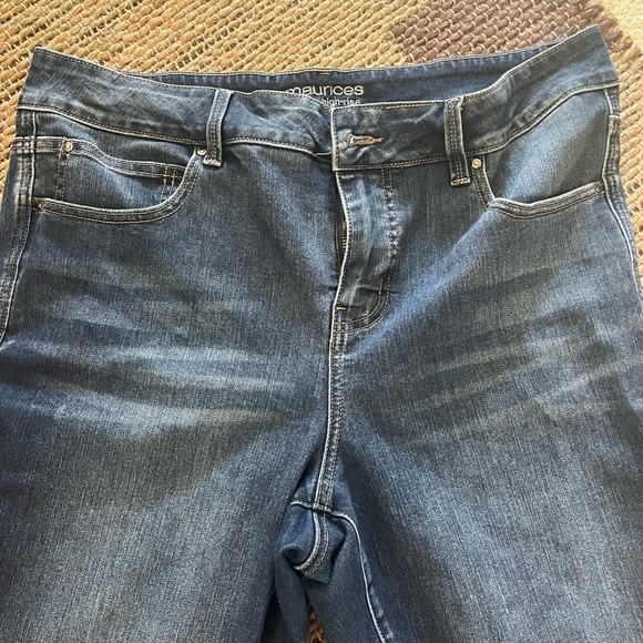 Maurice’s Everflex High-rise size 16W short - Picture 4 of 5